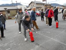 訓練です！　職員の指示に従い避難してください。