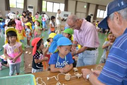 お年寄りと子どものふれあい広場