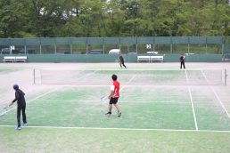 市民大会　雨の中も張り切ってソフトテニス