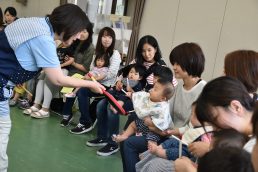 親子で楽しくリトミック