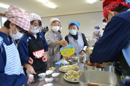 町民の先生に学ぶ１０講座。どれも楽しそうな南中オープンスクール