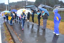 雨にも負けず…　あいさつ運動６回目