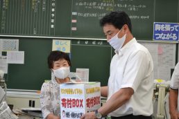 南中へマスク贈呈