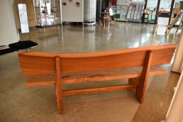 手づくりベンチをいただきました。