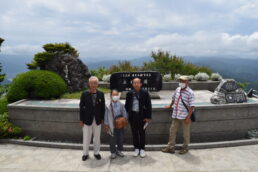 中高生の社会見学みたい！元気いっぱい！