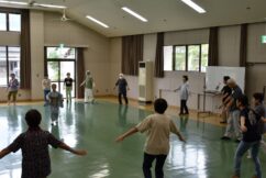 右手左手　ちょちょんがチョン